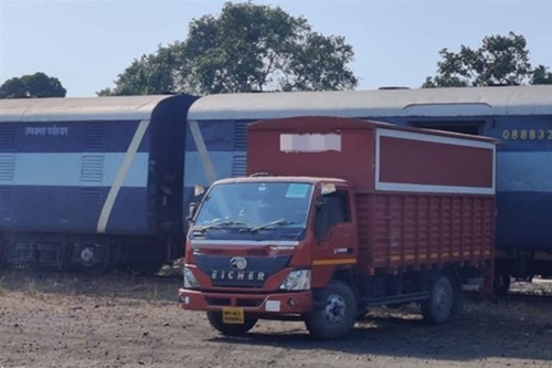 Train placement for loading